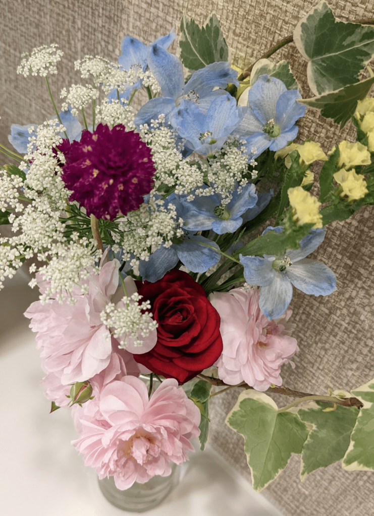 そこで、1回水切りしてから花瓶にいれました。